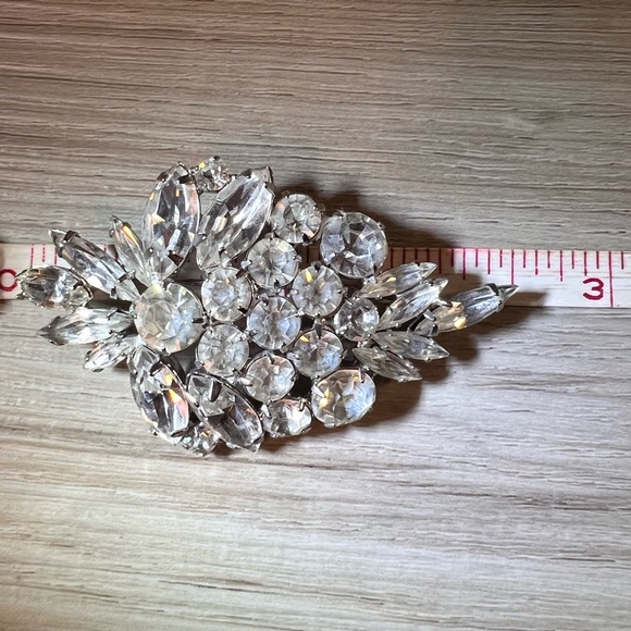 Antique Designer Signed Weiss Clear Crystal Bunch Of Grapes Brooch/Pin - Picture 6 of 8
